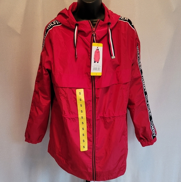 🌟HOST PICK🌟 Tommy Hilfiger Red Logo Raincoat - Picture 6 of 16